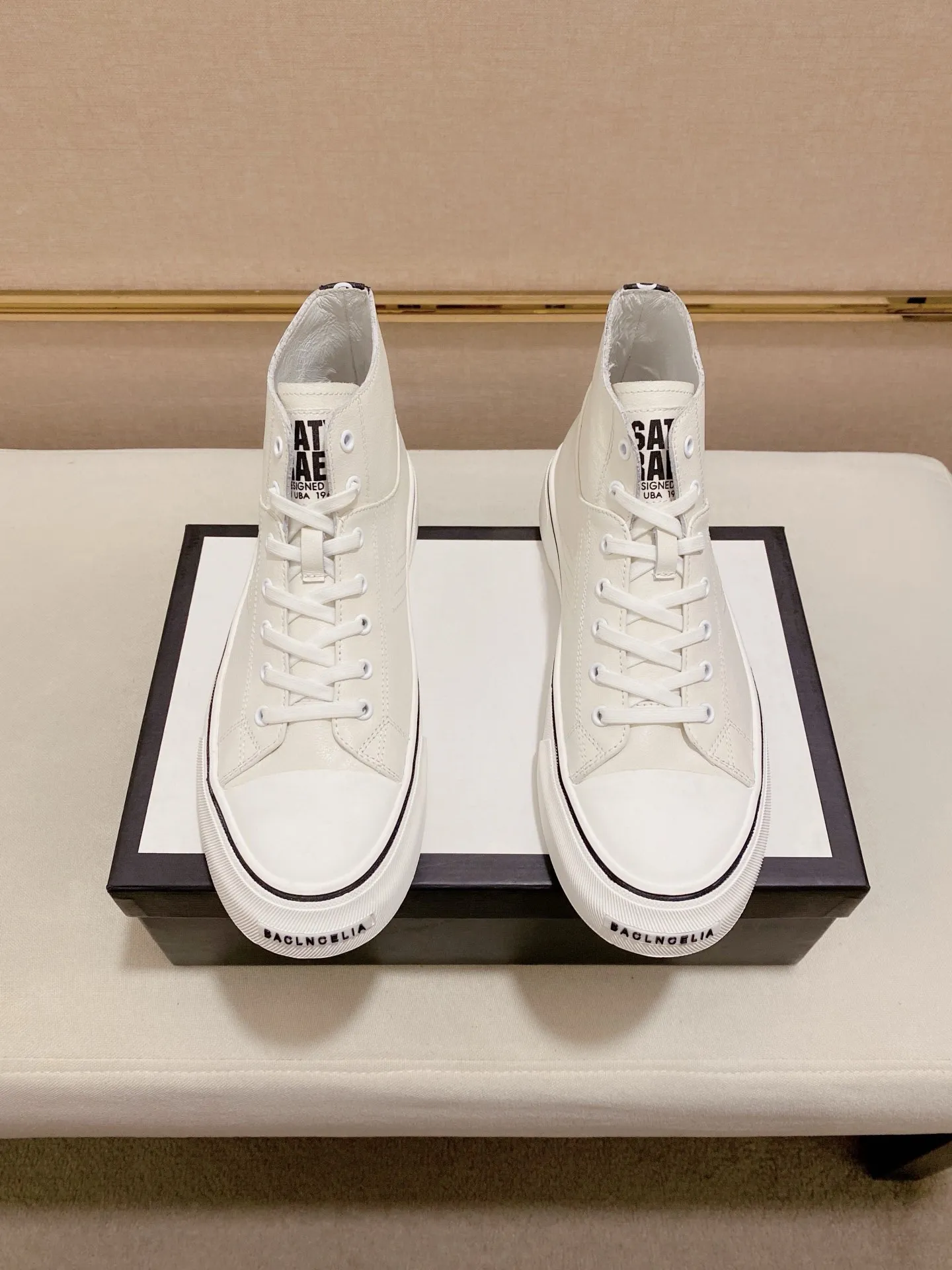 Men's clothing and shoes💰:480💰 (GUCCI) The latest model from the official website🎁🎁Casual and fashionable men's shoes👟, hot style💥The version is simple and elegant, exclusive for trendy men. Unique latest brand elements from the official website👑Original Gucci decoration, fashionable and generous, the fabric is original cowhide ✅Sheepskin lining, the official website specifies wear-resistant casual outsole, the classic model is taken in kind at the counter🎬38-44 (45 is custom-made and cannot be returned or exchanged)